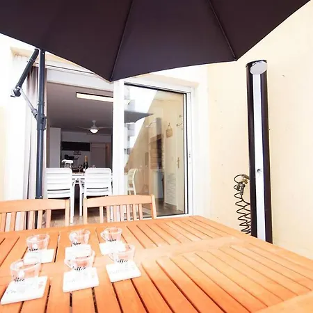 Rez De Jardin Avec Terrasse Acces Direct Plage, Clim *