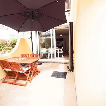 Apartment Rez De Jardin Avec Terrasse Acces Direct Plage, Clim