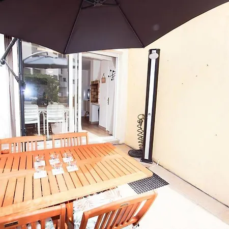 Apartment Rez De Jardin Avec Terrasse Acces Direct Plage, Clim *
