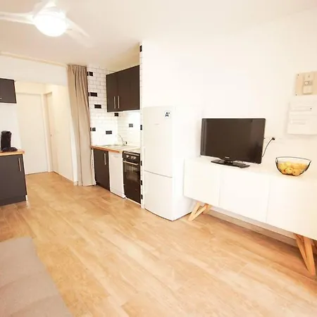 Rez De Jardin Avec Terrasse Acces Direct Plage, Clim *