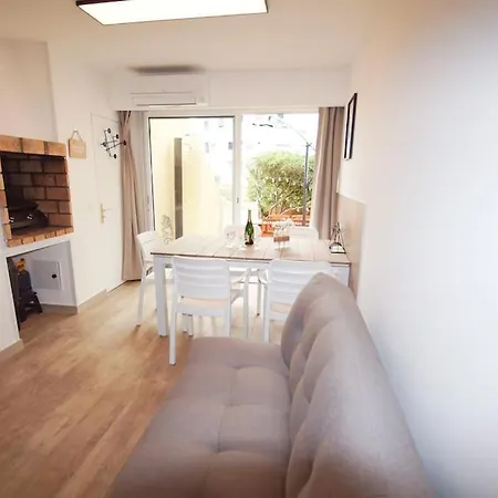 Apartment Rez De Jardin Avec Terrasse Acces Direct Plage, Clim